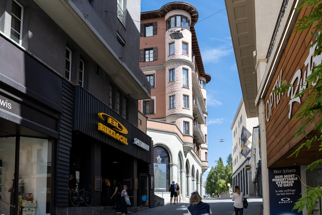 Street view with buildings and people walking